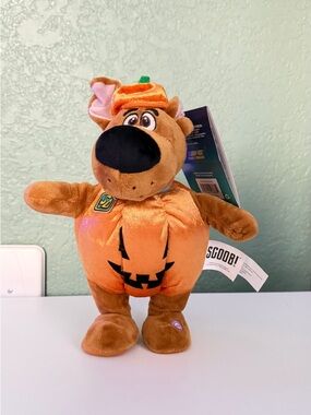 Scooby-Doo 11" Halloween Waddler Walks W Music NWT